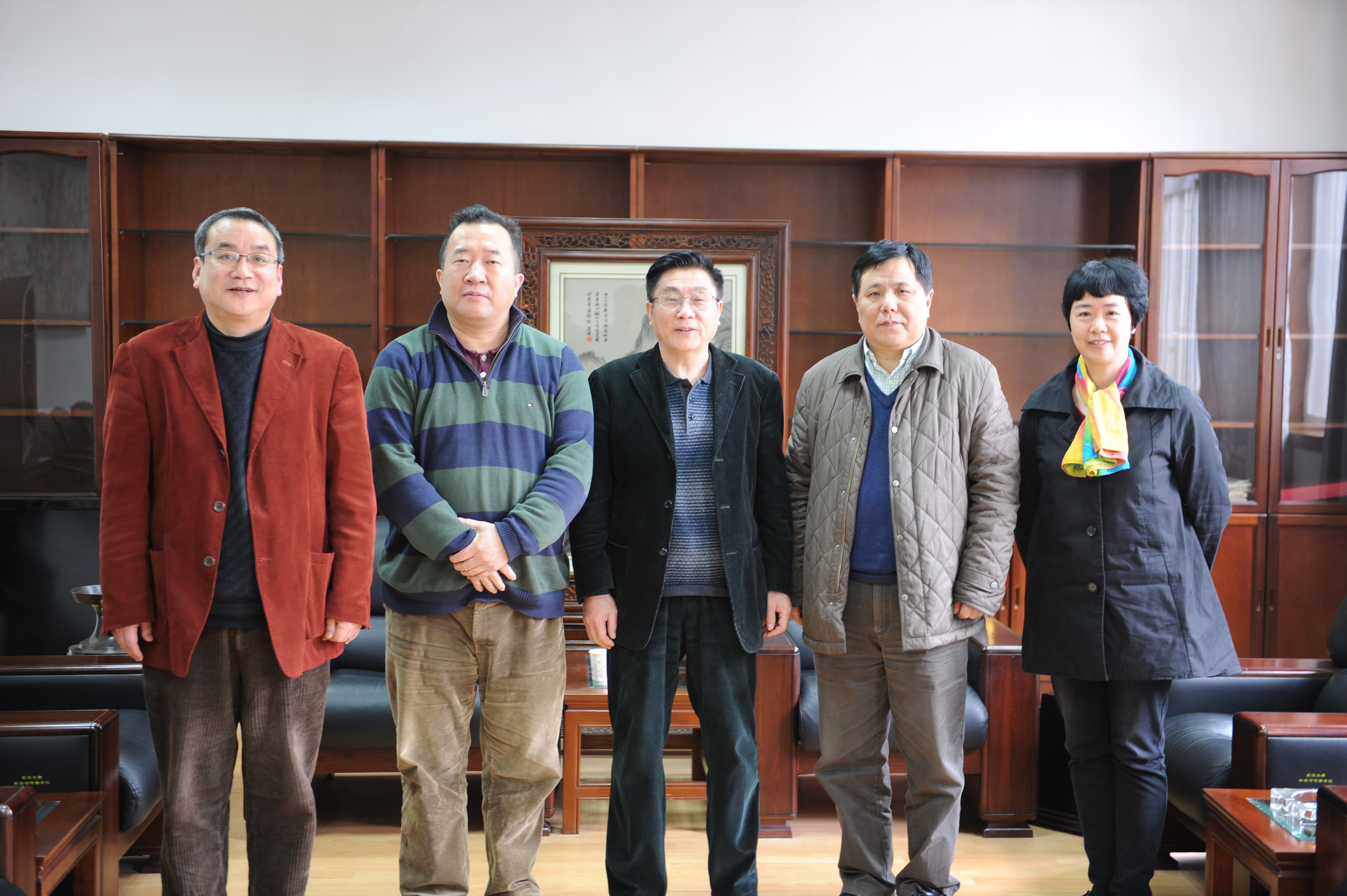 湖北日报高级记者彭光超来有爱爱
挂职