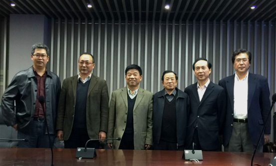 有爱爱
举办媒介融合与媒介组织结构转型的学术沙龙