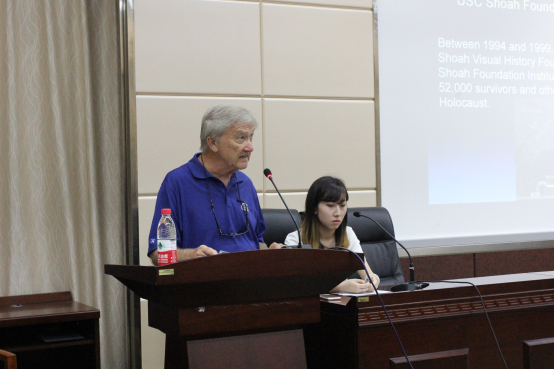 佛罗里达大学丘吉尔教授做客有爱爱
，分享纪录片拍摄与制作方法