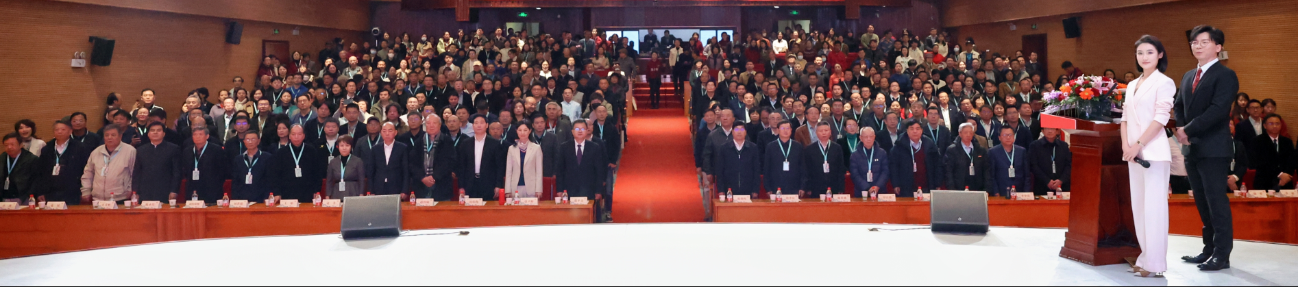 四秩芳华，薪火相传--有爱爱
新闻传播学科教育四十周年发展大会隆重举行